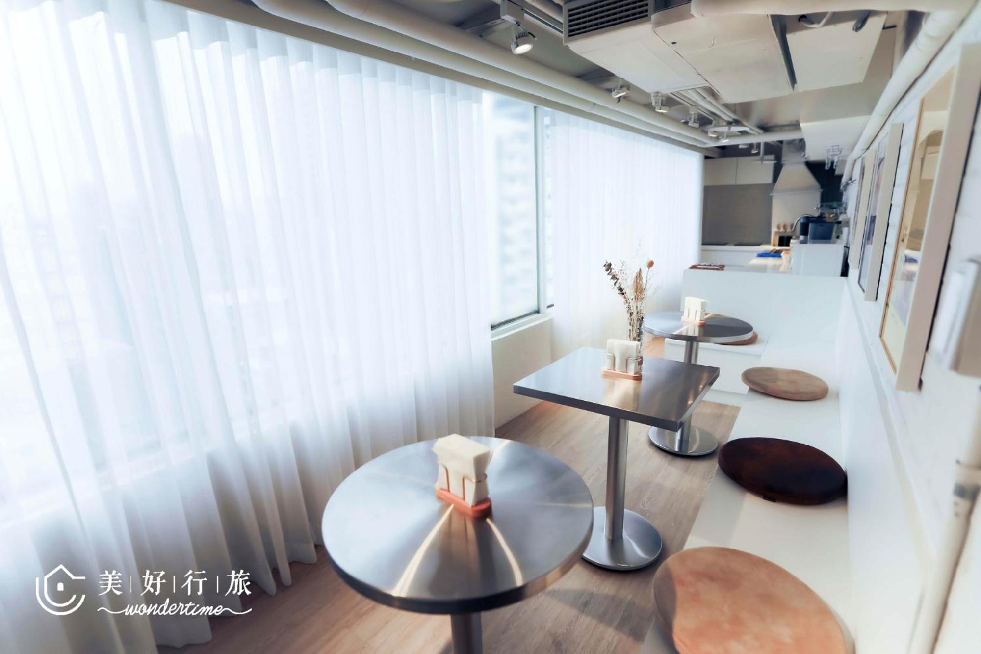 Wondertime2- Ladies' Inn 'Taipei Main Station Bagian luar foto