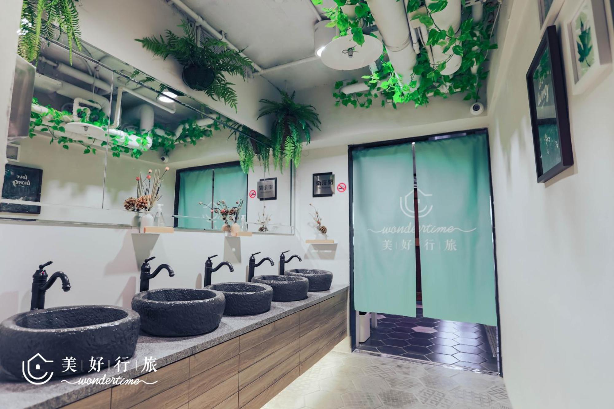 Wondertime2- Ladies' Inn 'Taipei Main Station Bagian luar foto