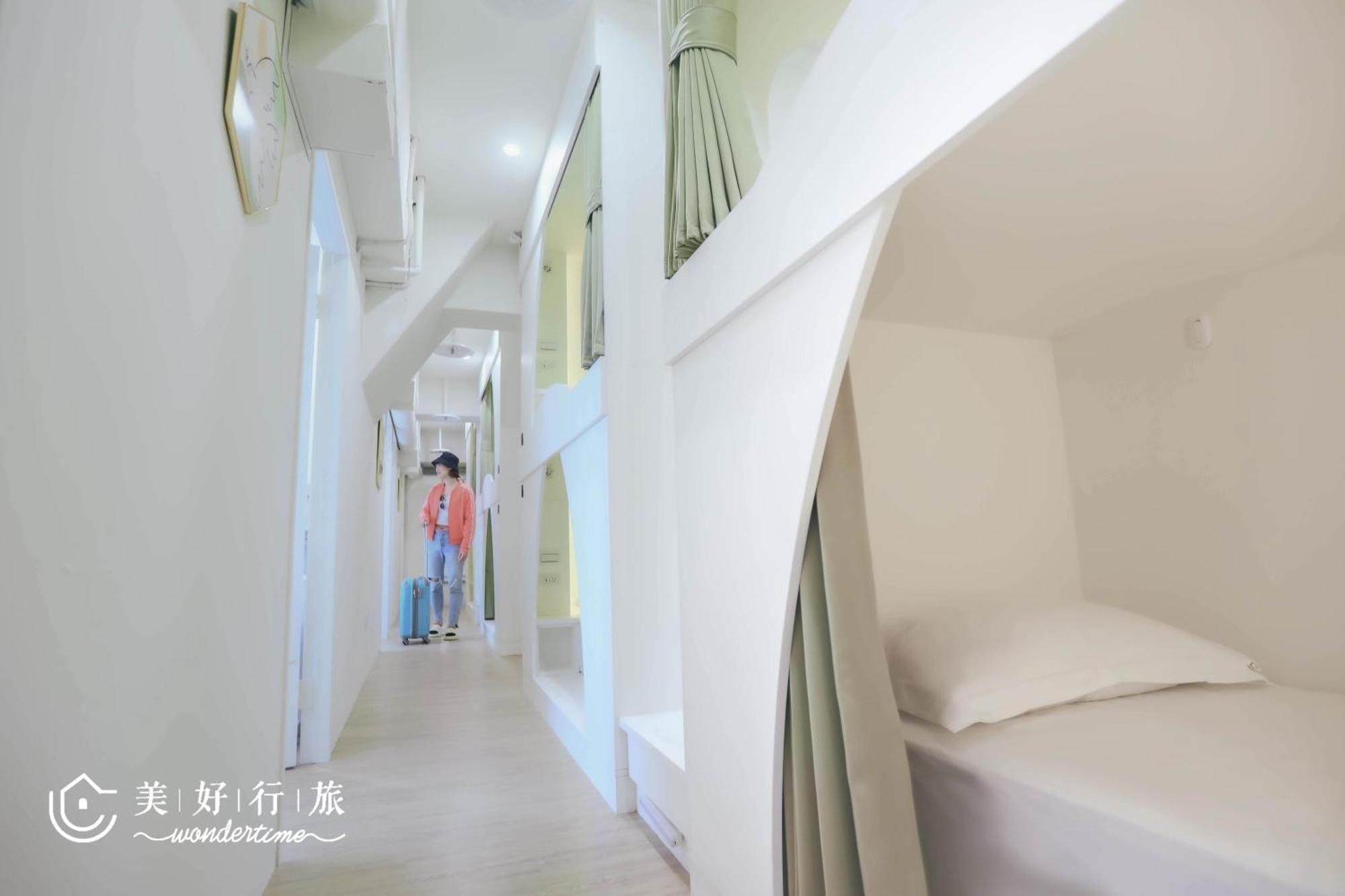 Wondertime2- Ladies' Inn 'Taipei Main Station Bagian luar foto