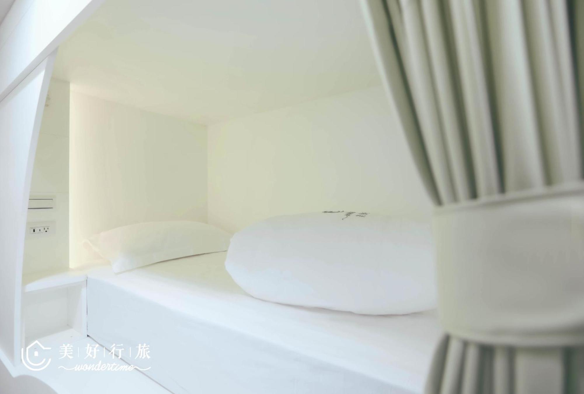 Wondertime2- Ladies' Inn 'Taipei Main Station Bagian luar foto