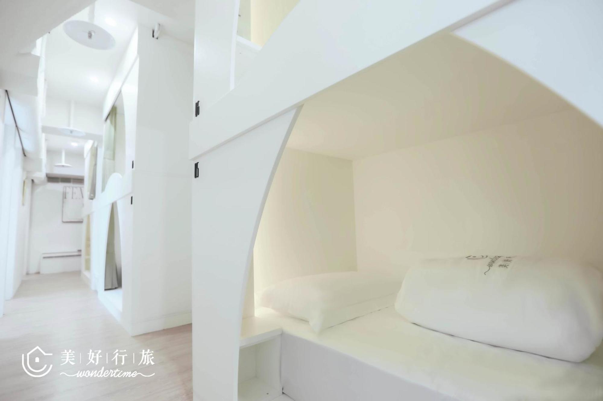 Wondertime2- Ladies' Inn 'Taipei Main Station Bagian luar foto